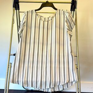 Loft flutter sleeve blouse